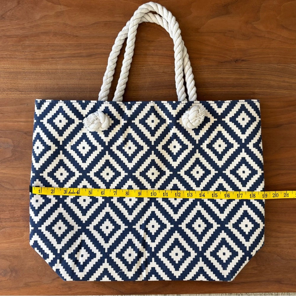 Tote Bag by Summer & Rose - Navy Blue - Picture 11 of 12
